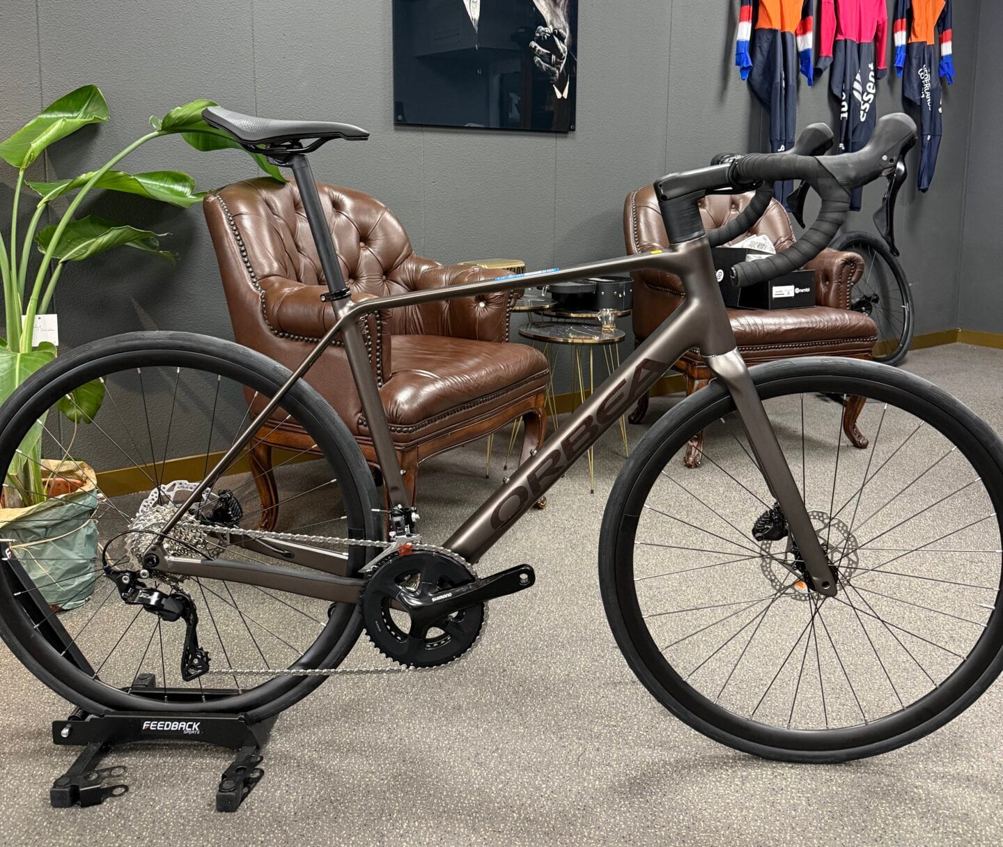 Orbea Avant H30 – Racefiets – Alle maten – Shimano 105 – Bruin