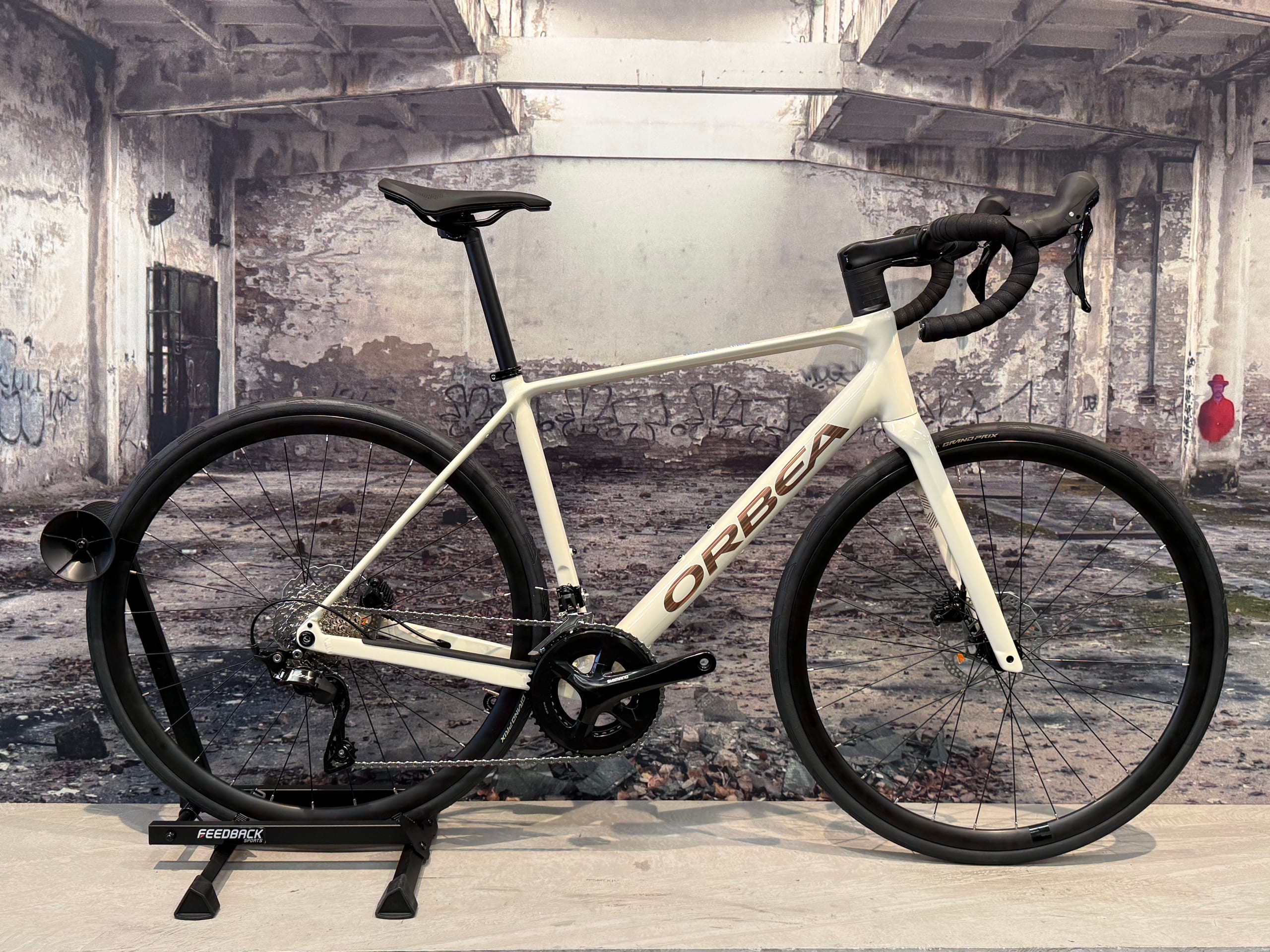 Orbea Avant h30 – Alle Maten – Simano 105 – Lichtmetaal